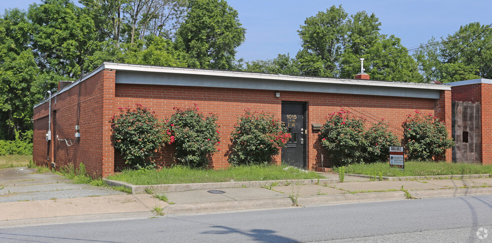 1015 Huffman St, Greensboro, NC for sale - Primary Photo - Image 1 of 2