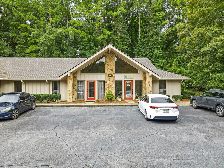 11285 Elkins Rd, Roswell, GA à vendre - Photo du bâtiment - Image 2 de 33