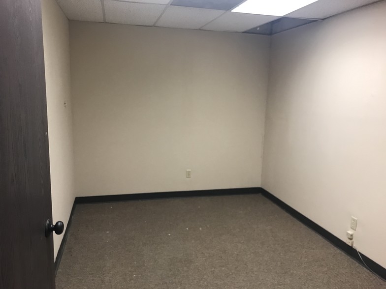 901 E Imperial Hwy, La Habra, CA for lease - Interior Photo - Image 2 of 9