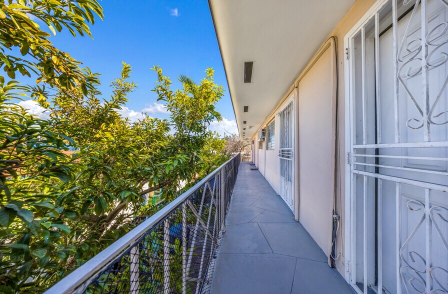 605 NW 34th Ave, Miami, FL à vendre - Photo du bâtiment - Image 2 de 12