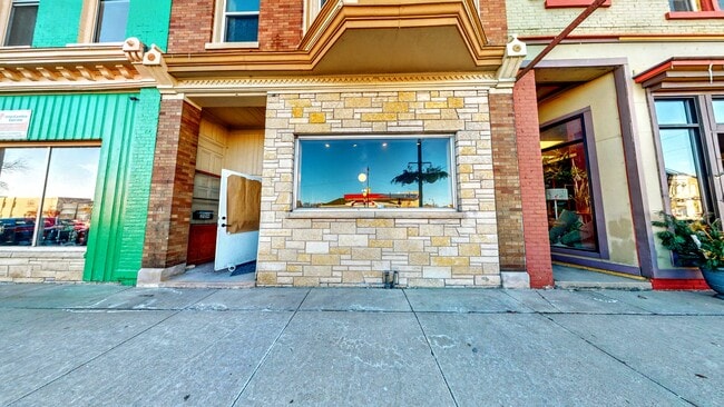 Plus de détails pour 209 S Main St, Jefferson, WI - Commerce de détail à vendre