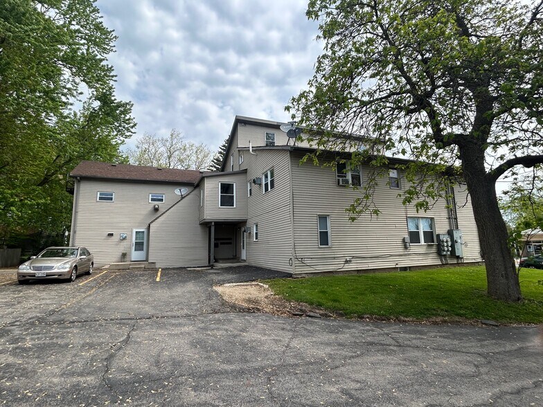 8216 199th Ave, Bristol, WI à vendre - Photo du bâtiment - Image 3 de 8