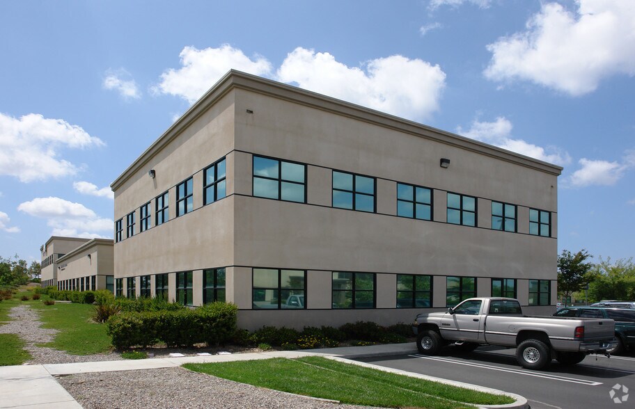 14269 Danielson St, Poway, CA à louer - Photo du bâtiment - Image 2 de 3