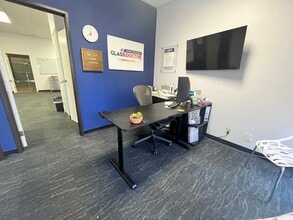 2426 Townsgate Rd, Westlake Village, CA for lease Interior Photo- Image 2 of 5