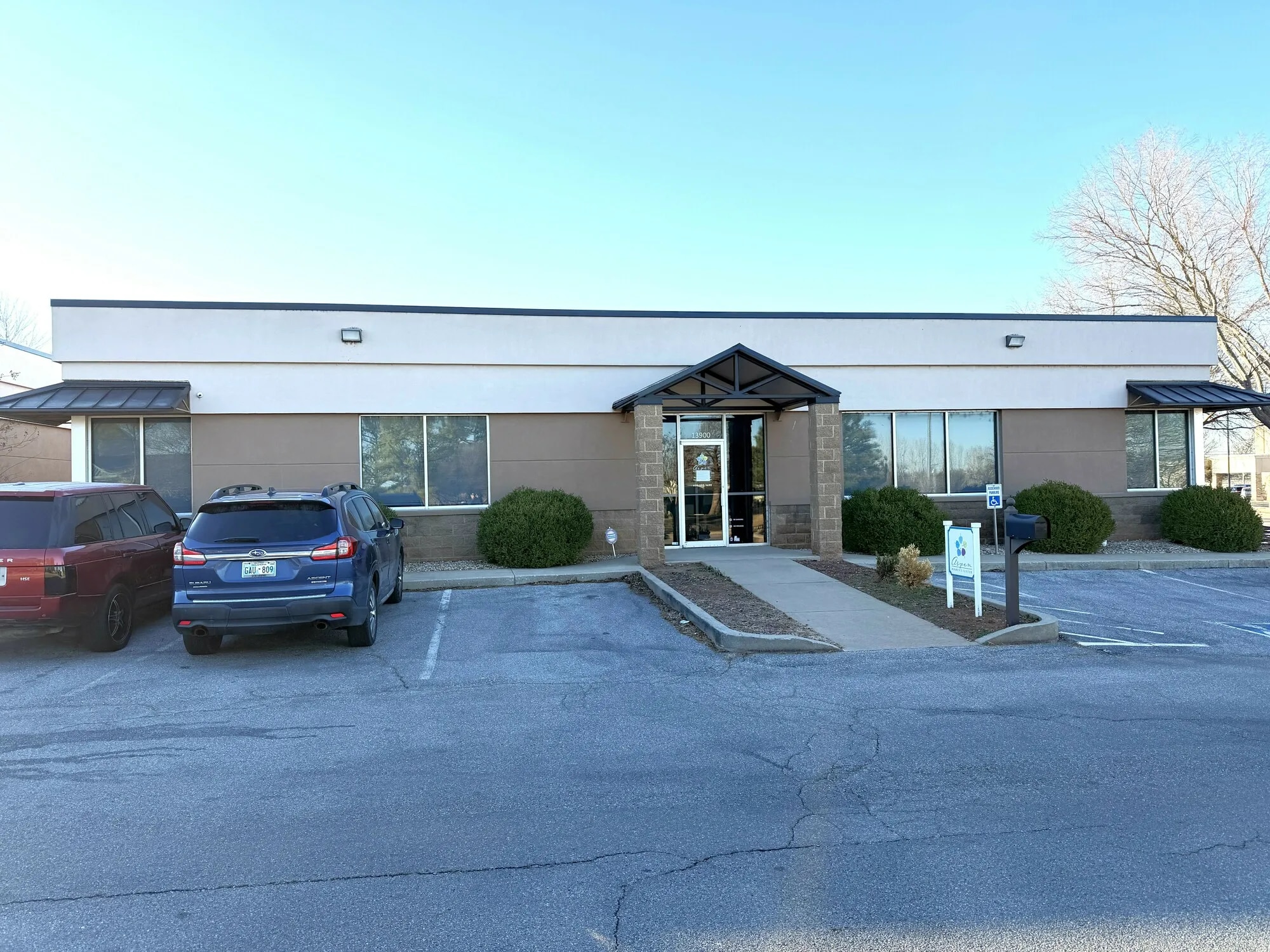 13900 Quailbrook Dr, Oklahoma City, OK for lease Primary Photo- Image 1 of 14