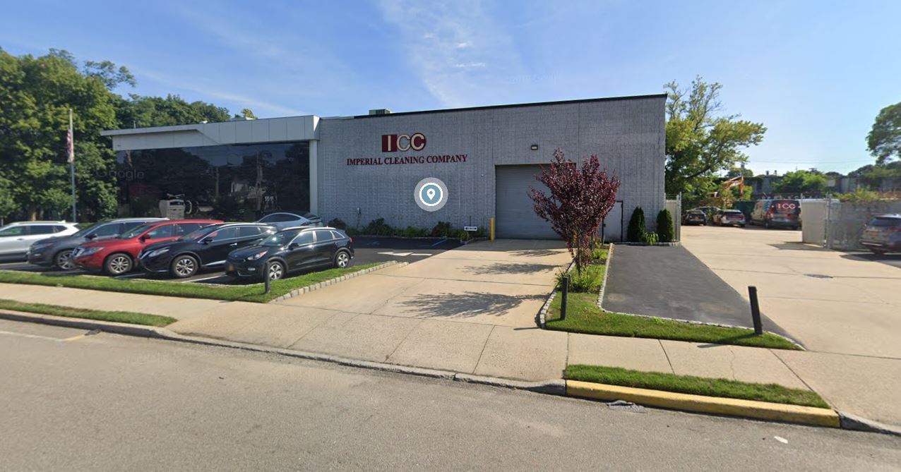 151 Dixon Ave, Amityville, NY à louer Photo principale- Image 1 de 5