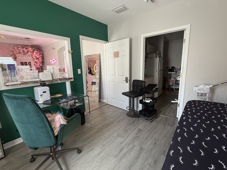5807 Argerian Dr, Wesley Chapel, FL for lease - Building Photo - Image 3 of 32