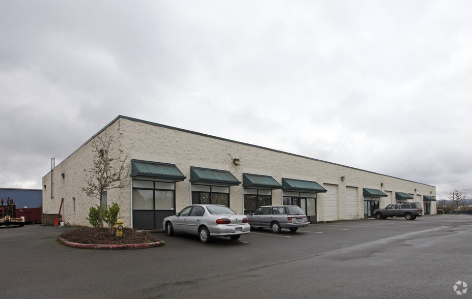 19450 SW Cipole Rd, Tualatin, OR à louer - Photo du bâtiment - Image 3 de 7