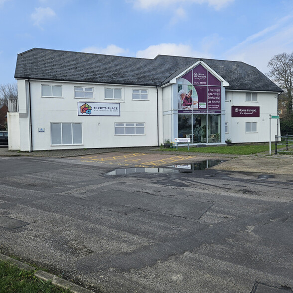 Madgewick Ln, Westhampnett à louer - Photo du bâtiment - Image 1 de 2