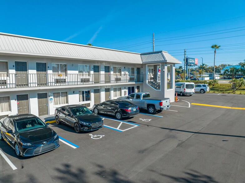 4624 W Irlo Bronson Memorial Hwy, Kissimmee, FL à vendre - Photo du bâtiment - Image 2 de 19
