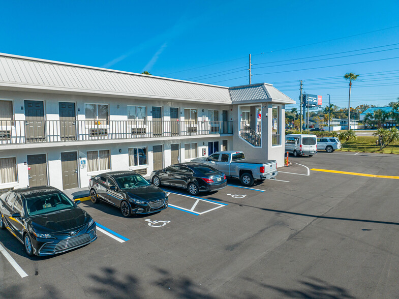 4624 W Irlo Bronson Memorial Hwy, Kissimmee, FL à vendre - Photo du bâtiment - Image 2 de 19