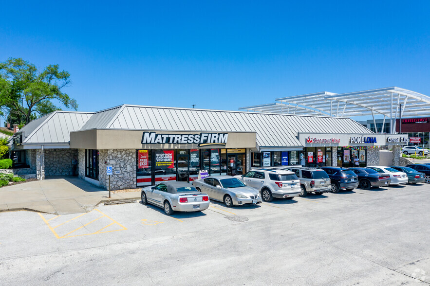 8821-8827 State Line Rd, Kansas City, MO for lease - Building Photo - Image 1 of 3