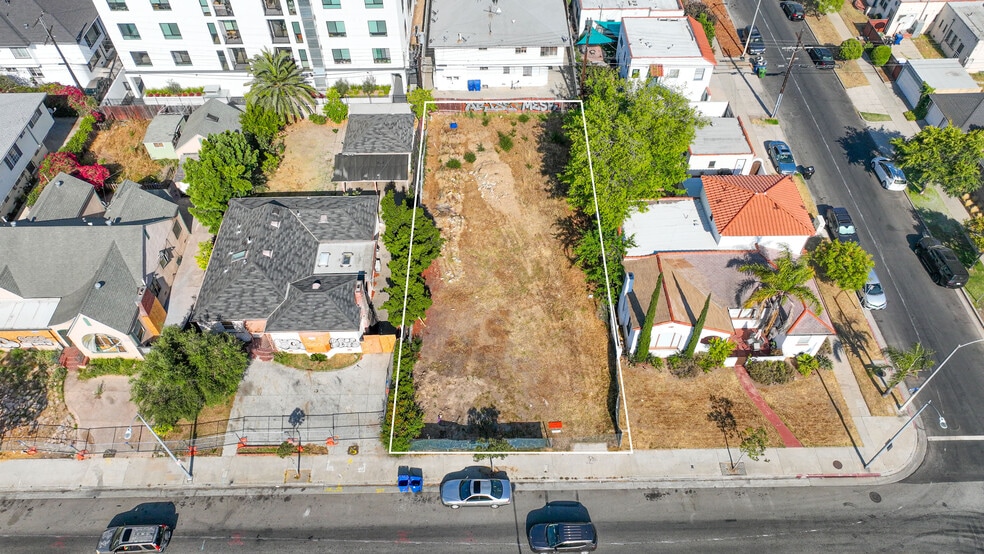 1562 S Fairfax Ave, Los Angeles, CA for sale - Building Photo - Image 1 of 23