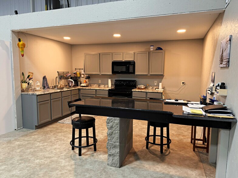 224 Washington St, Raymond, IA à vendre - Photo du bâtiment - Image 3 de 12