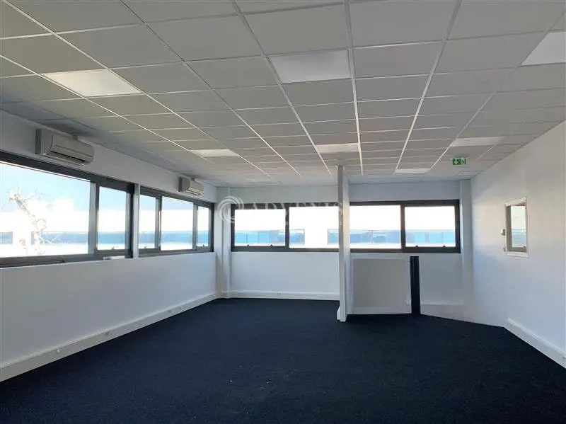 Flex in Bonneuil-sur-Marne for lease Interior Photo- Image 1 of 7