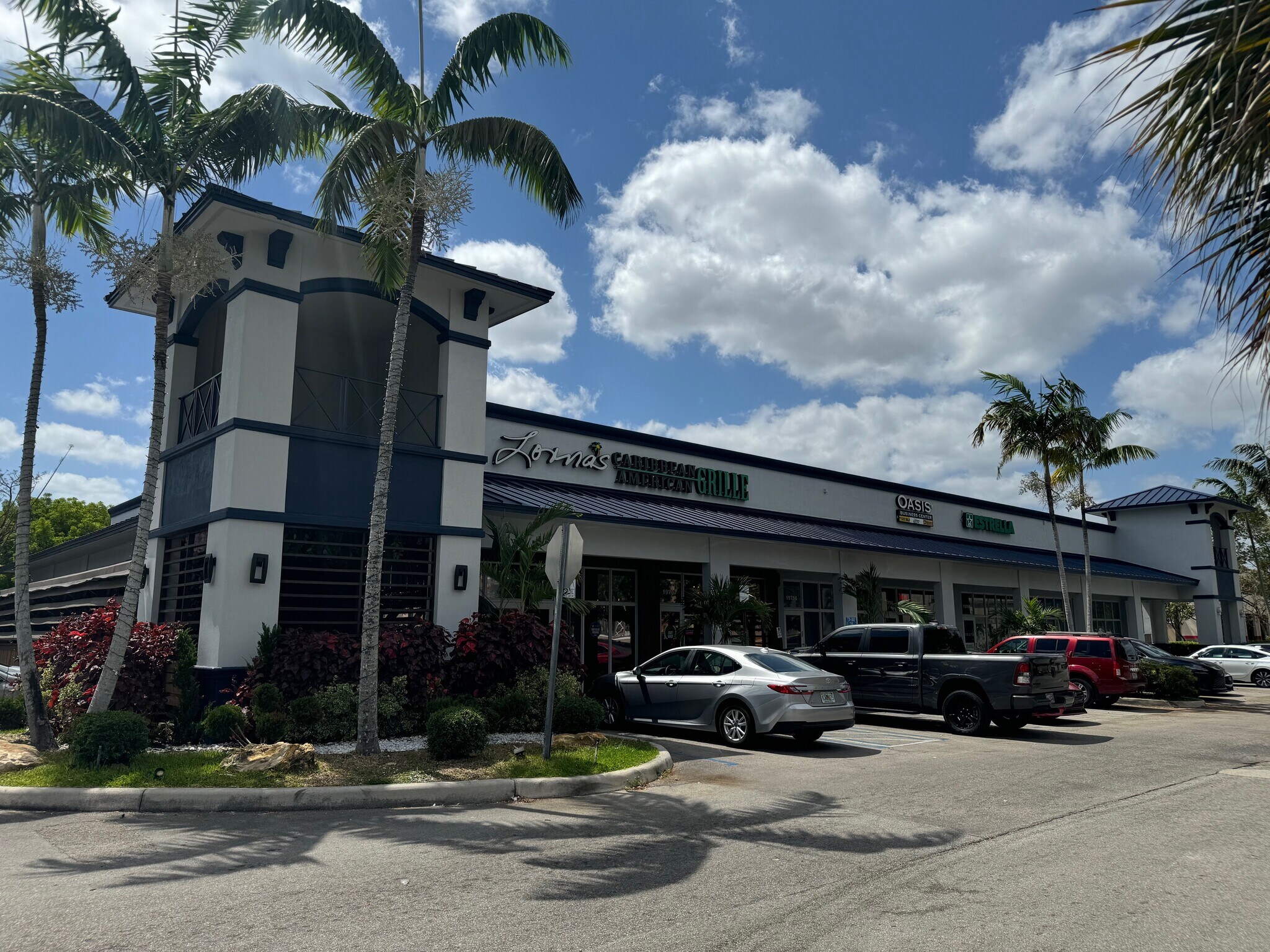19750 NW 27th Ave, Miami Gardens, FL à louer Photo du bâtiment- Image 1 de 4