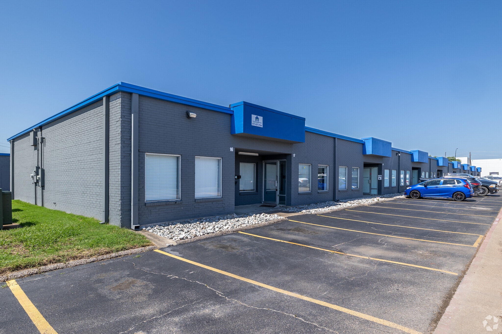 3201-3207 E Pioneer Pky, Arlington, TX for lease Primary Photo- Image 1 of 16