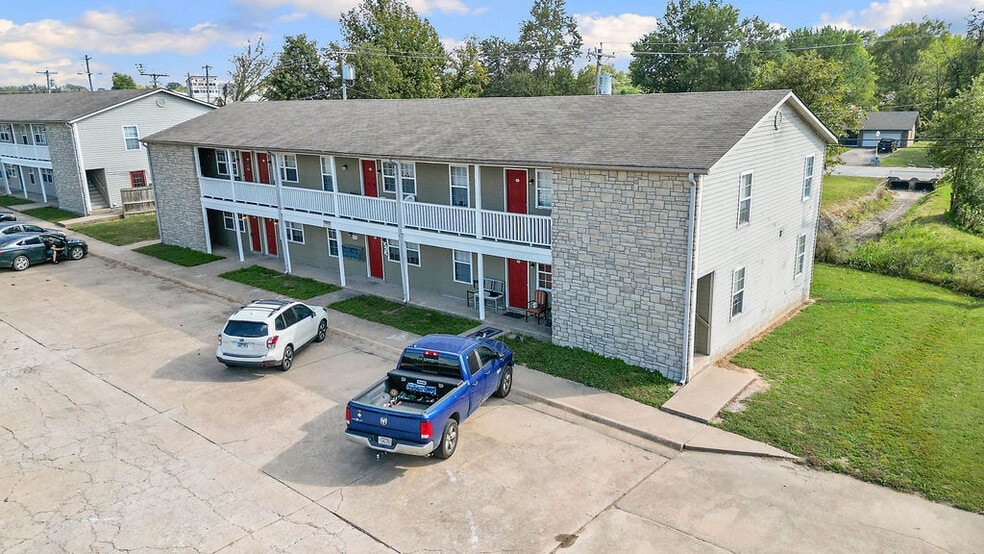 1810 W Twin Springs St, Siloam Springs, AR for sale - Primary Photo - Image 2 of 23