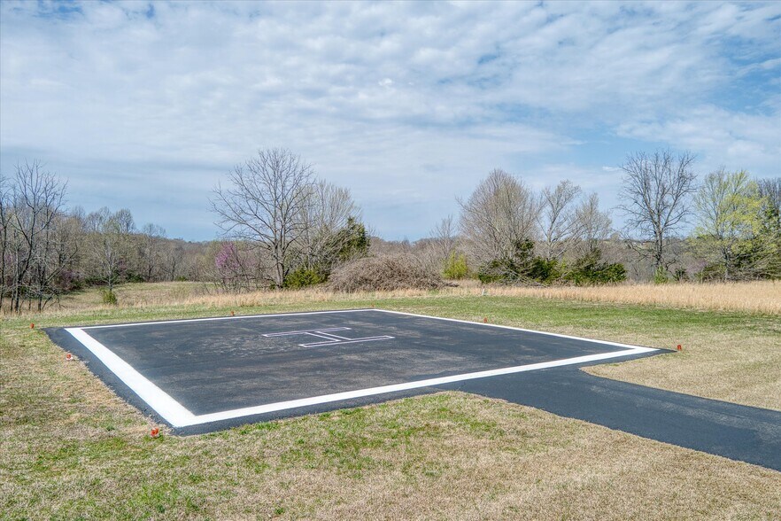 8401 Hwy 111, Byrdstown, TN à vendre - Photo du bâtiment - Image 3 de 20