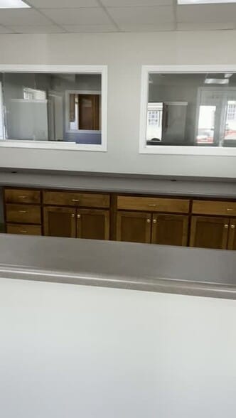 651 W Broad St, Athens, GA for lease - Commercial Listing Video - Image 2 of 25