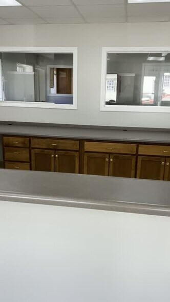 651 W Broad St, Athens, GA à louer - Vidéo sur l’inscription commerciale - Image 2 de 25