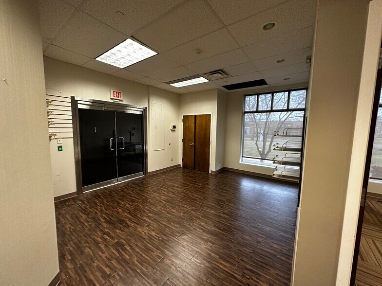 110 Marcus Blvd, Hauppauge, NY à louer - Photo intérieure - Image 2 de 13