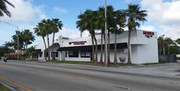 13750 Biscayne Blvd, North Miami Beach FL - Restaurant avec service au volant