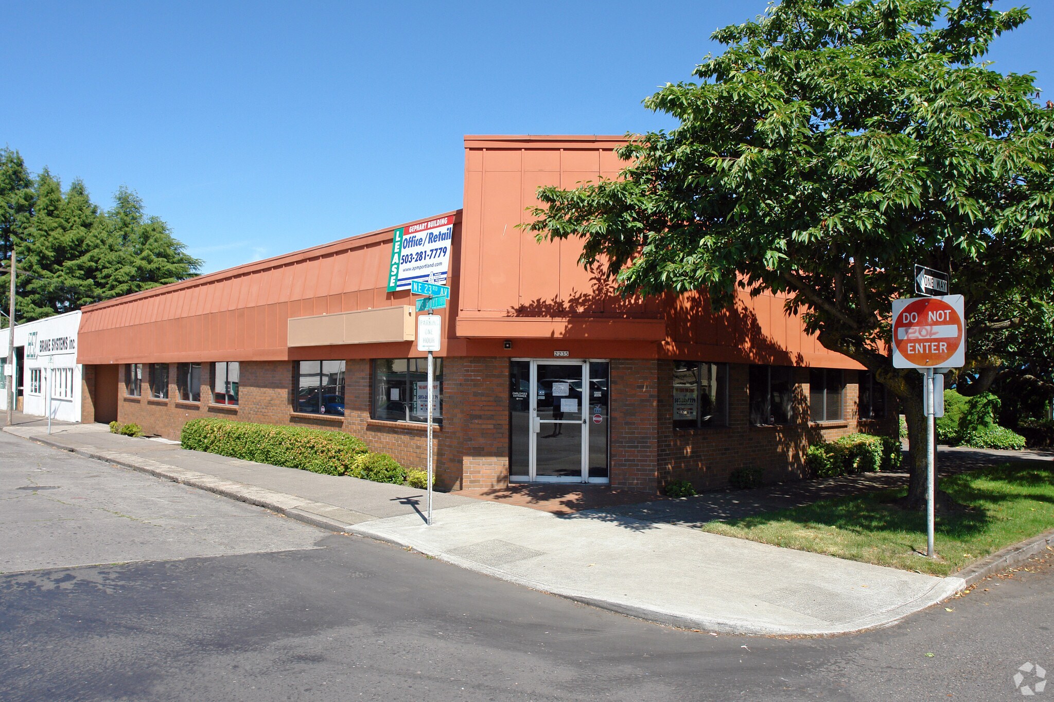2229-2235 NE Sandy Blvd, Portland, OR for lease Primary Photo- Image 1 of 8