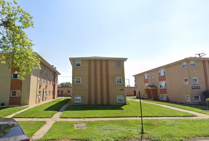 14613 Karlov & 14639 Keystone 12-units portefeuille de 2 propriétés à vendre sur LoopNet.ca - Photo du bâtiment - Image 2 de 13