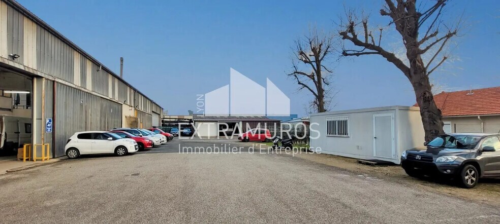 Local d'activités dans Villefranche-sur-Saône à vendre - Photo du bâtiment - Image 3 de 11