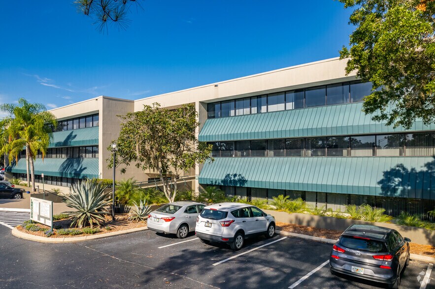 7601 Little Rd, New Port Richey, FL à vendre - Photo du bâtiment - Image 3 de 10