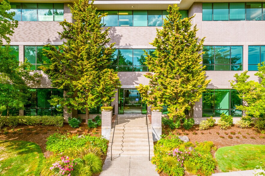 4004 Kruse Way Pl, Lake Oswego, OR à louer - Photo du bâtiment - Image 3 de 6
