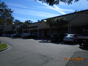 70 Pennington Dr, Bluffton, SC for lease Building Photo- Image 2 of 8