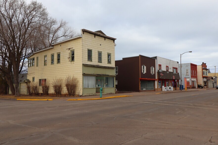 607 Main St E, Ashland, WI à vendre - Photo du bâtiment - Image 2 de 6