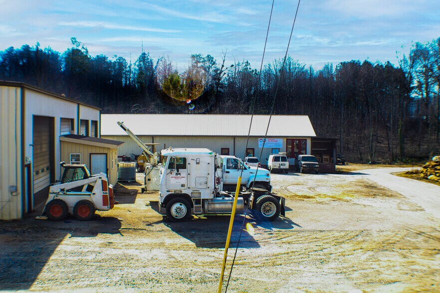 106 W Marion Business Park, Marion, NC à vendre - Photo du bâtiment - Image 3 de 39