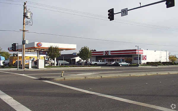 16438-16460 S Cambridge Dr, Lathrop, CA for lease - Primary Photo - Image 1 of 23
