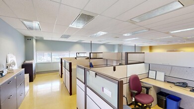 49 D'armes Pl, Kingston, ON for lease Building Photo- Image 2 of 13