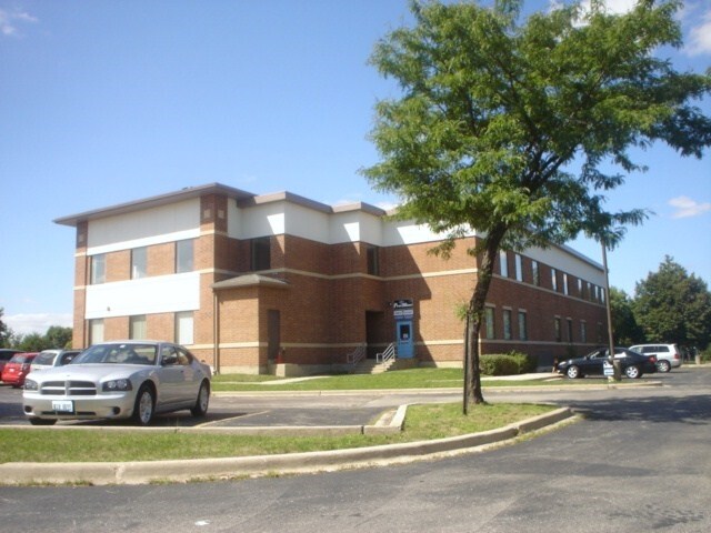 550 E Boughton Rd, Bolingbrook, IL à louer - Photo du bâtiment - Image 3 de 7