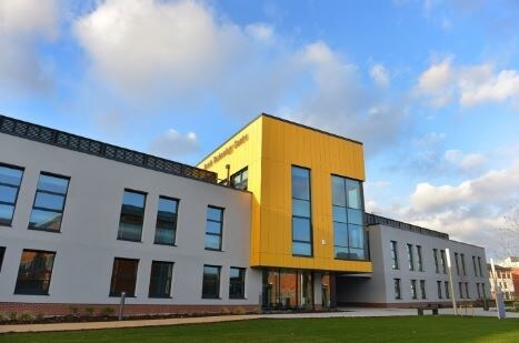 Ruston Way, Lincoln à louer - Photo principale - Image 1 de 6