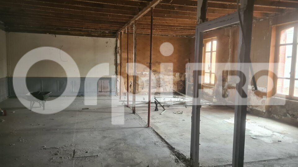 Retail in Montluçon for lease - Interior Photo - Image 2 of 4