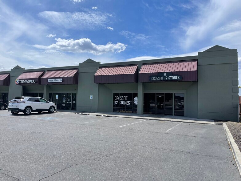 101 N Union St, Kennewick, WA à louer - Photo du bâtiment - Image 2 de 2