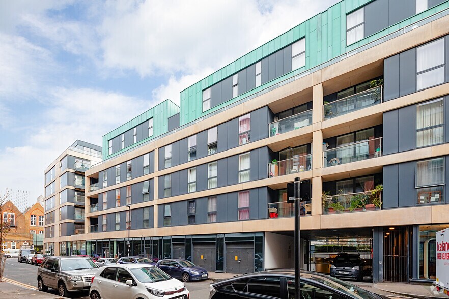 Pear Tree St, Londres à louer - Photo du bâtiment - Image 3 de 6