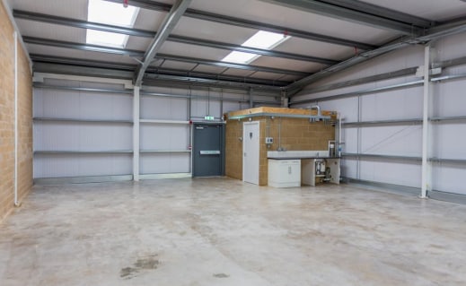 6 Maybank Rd, London for lease - Interior Photo - Image 3 of 3