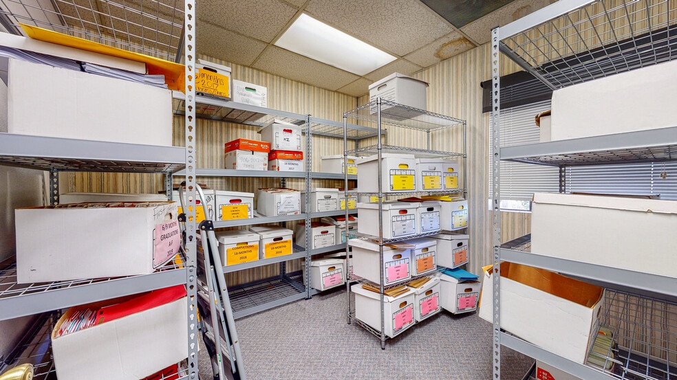 218 Glendora Ave, La Puente, CA for sale - Interior Photo - Image 3 of 65