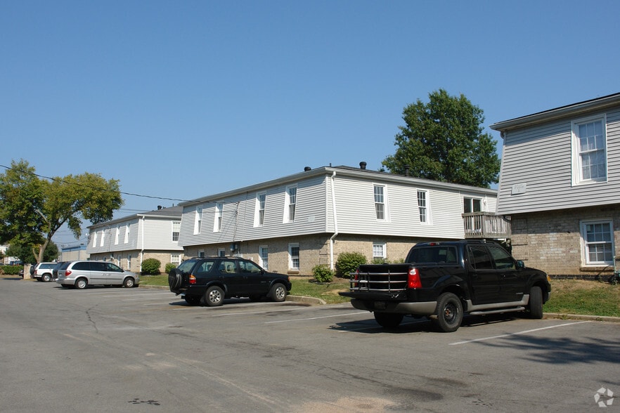 2400 Woodhill Dr, Lexington, KY for sale - Building Photo - Image 3 of 24