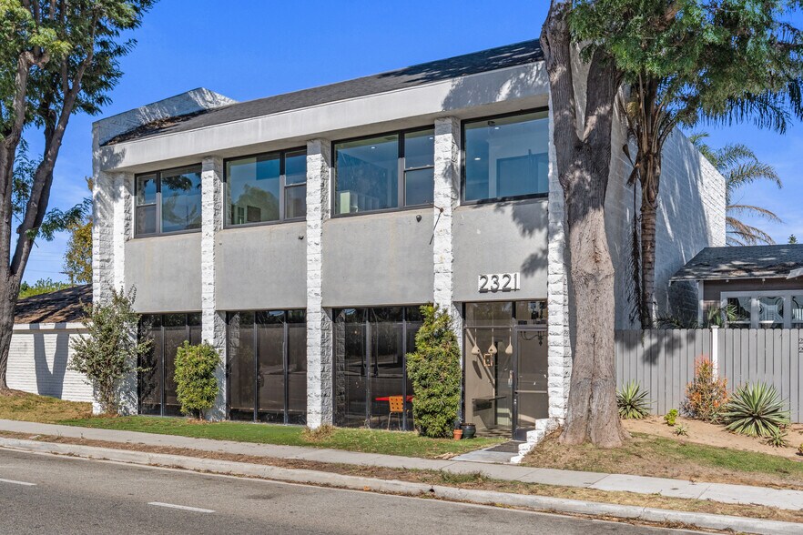 2321 Torrance Blvd, Torrance, CA à louer - Photo du bâtiment - Image 3 de 24