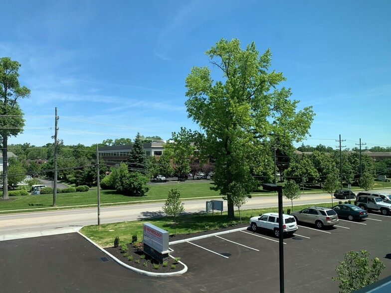 4665 E Galbraith Rd, Cincinnati, OH for lease - Building Photo - Image 2 of 6