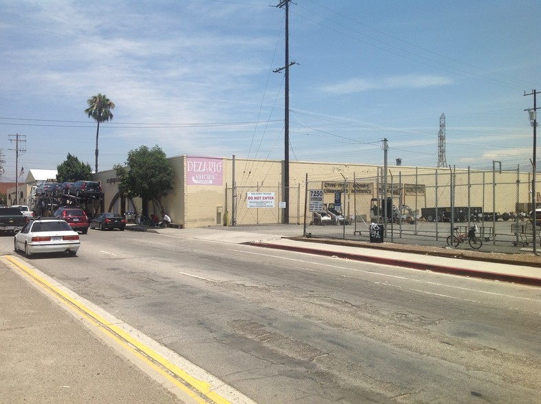 7306-7344 Laurel Canyon Blvd, North Hollywood, CA for sale - Primary Photo - Image 1 of 1