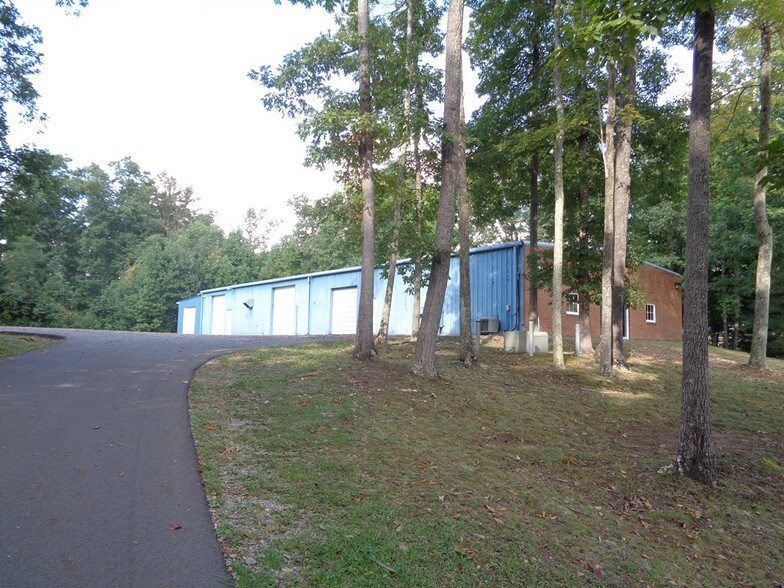 155 Philpott Ln, Beaver, WV à louer - Photo du bâtiment - Image 3 de 4