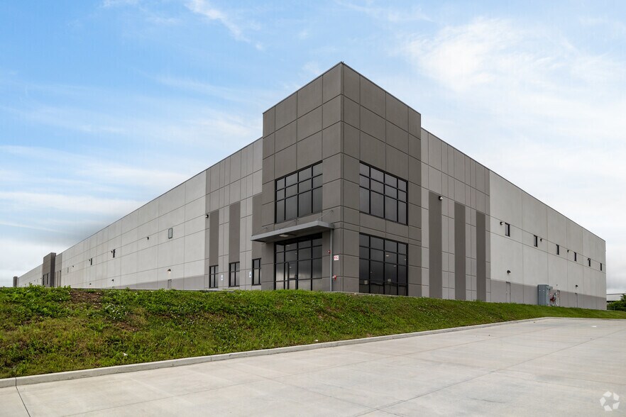 4065 N Webb Rd, Wichita, KS à louer - Photo du bâtiment - Image 3 de 4